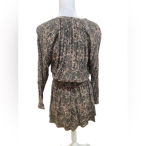 Rails Jasmine olive static printed v neck smocked waist mini tiered dress medium - Picture 13 of 16